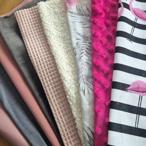 zestaw różnych tkanin kupony tkanin 20x20 cm